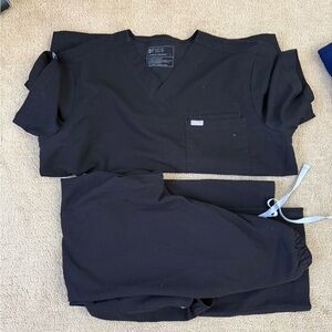 Figs Men’s Large Black Scrub Set